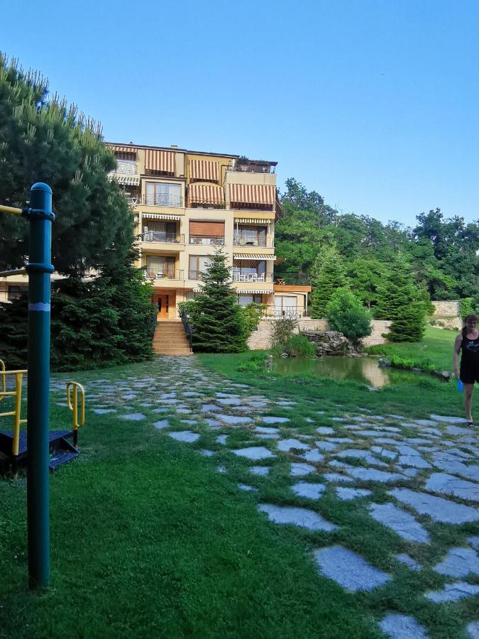 Luxury Apartment Amalfi 300 M From The Beach Varna Bagian luar foto